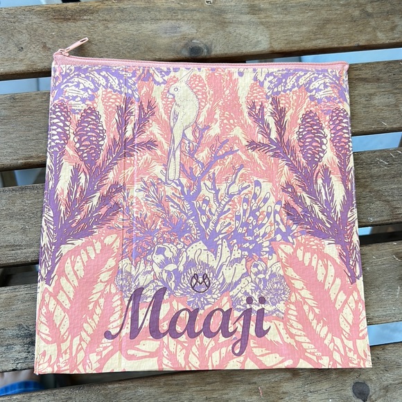 Agua Bendita/ Maaji Swimwear bags/cosmetic bags (3) - Picture 4 of 11